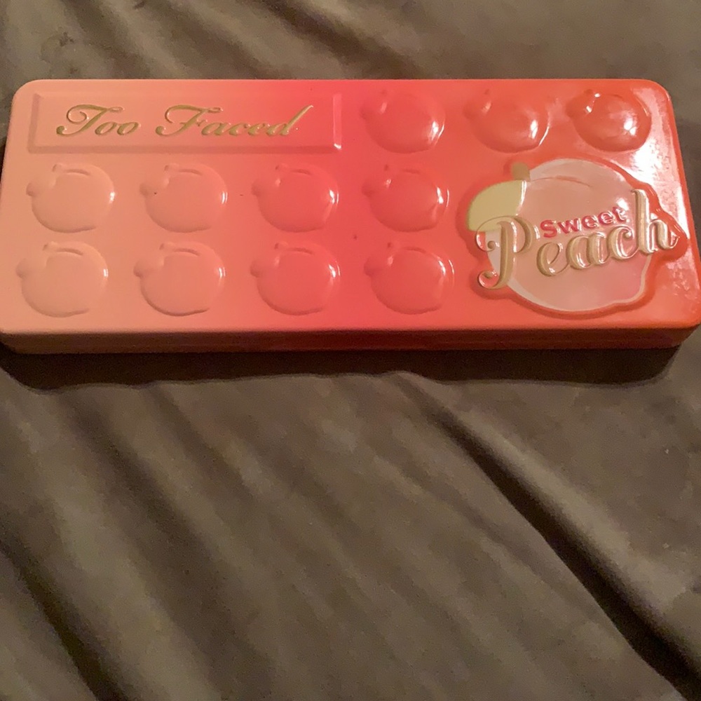 Too Faced Sweet Peach Eyeshadow Palette